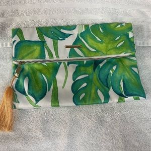 Pura Vida Palm Clutch